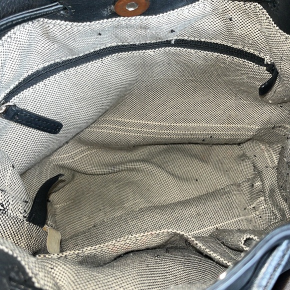 Vince Camuto black leather bucket crossbody bag, cinch top and tassels - Picture 8 of 17